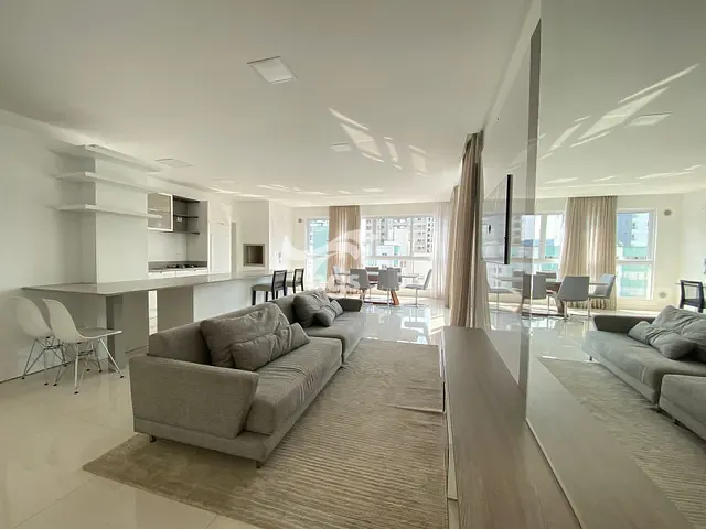 Apartamento com 170m² 3 quartos e 4 banheiros, à venda, no bairro Centro em Balneário Camboriú