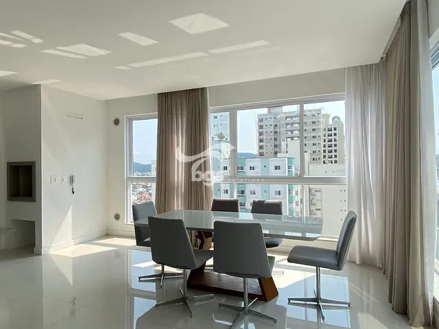 Apartamento com 170m² 3 quartos e 4 banheiros, à venda, no bairro Centro em Balneário Camboriú