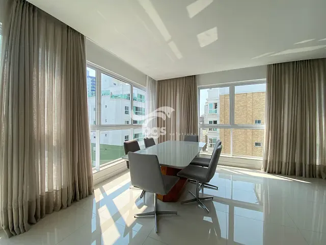 Apartamento com 170m² 3 quartos e 4 banheiros, à venda, no bairro Centro em Balneário Camboriú