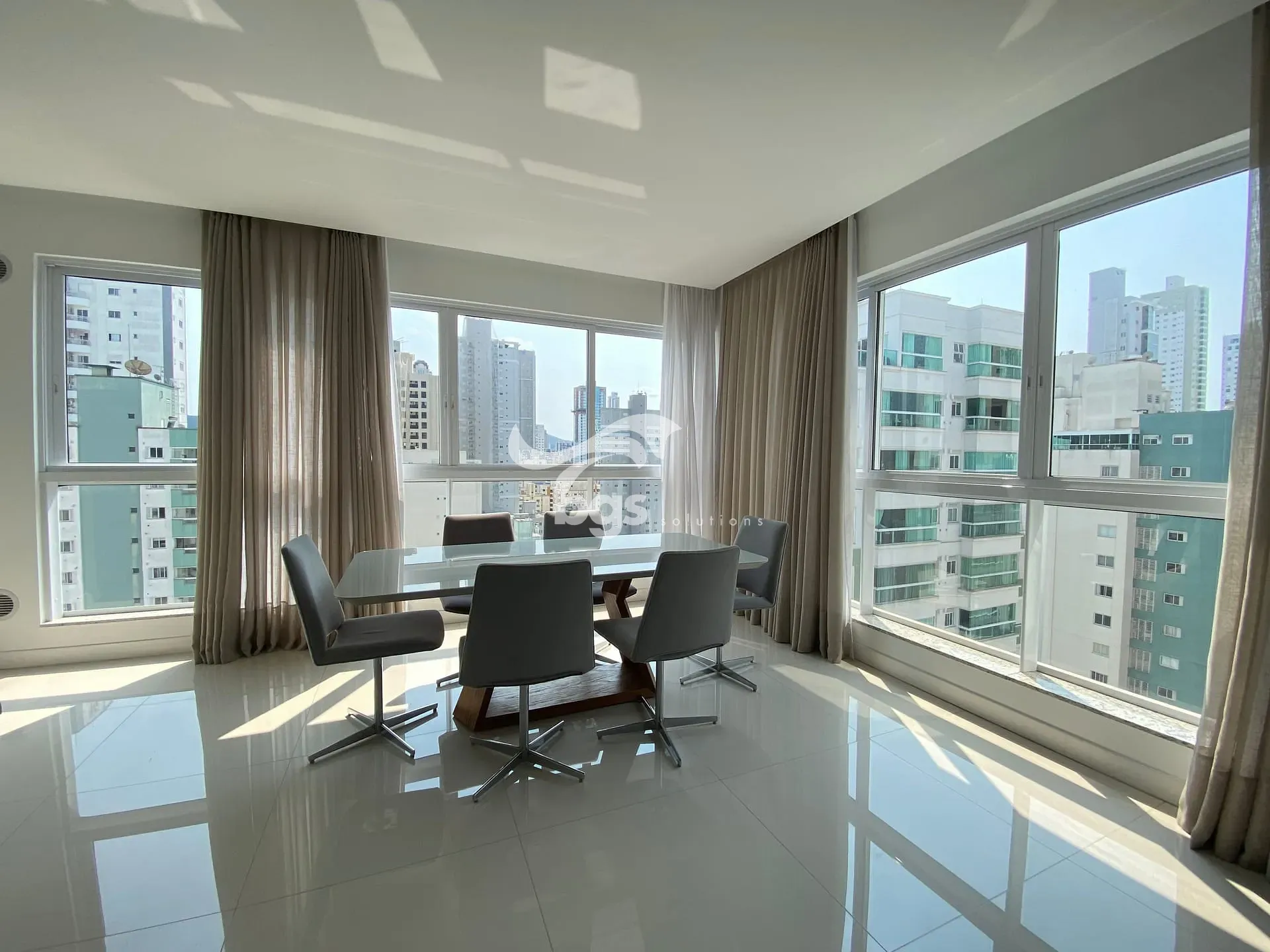 Apartamento, 3 quartos, 134 m² - Foto 1