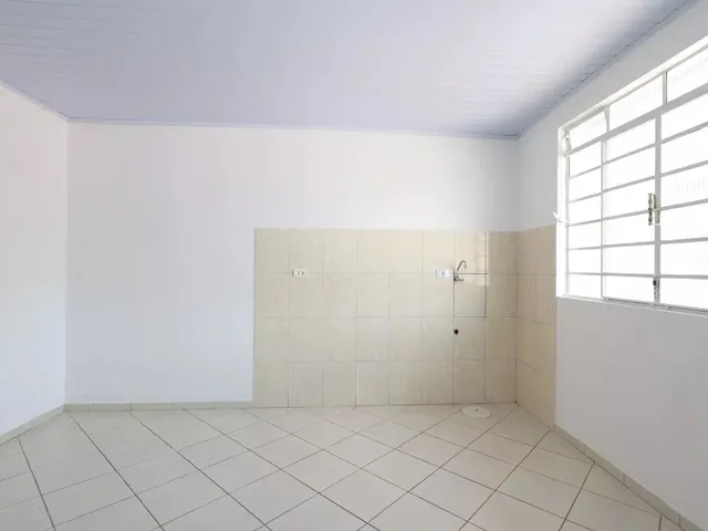 Apartamento 1 quarto e 1 banheiro, para alugar, no bairro Santa Felicidade em Curitiba