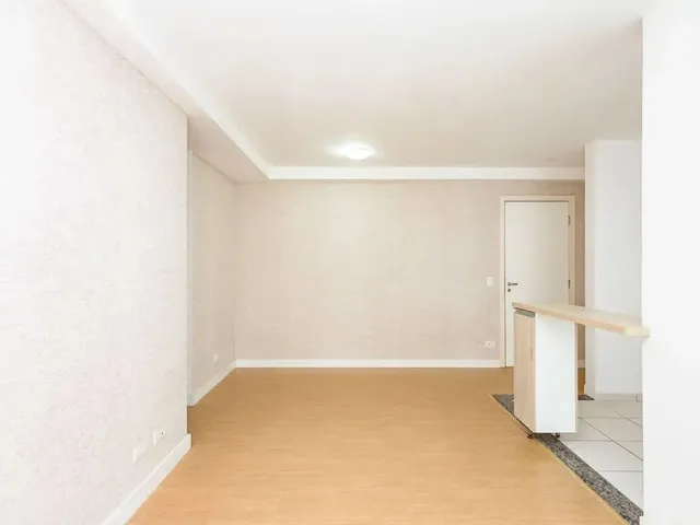 Apartamento 2 quartos e 1 banheiro, para alugar, no bairro Boa Vista em Curitiba