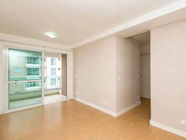 Apartamento 2 quartos e 1 banheiro, para alugar, no bairro Boa Vista em Curitiba