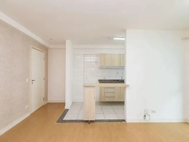 Apartamento 2 quartos e 1 banheiro, para alugar, no bairro Boa Vista em Curitiba