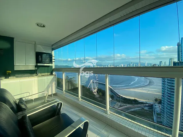 Apartamento com 92m² 2 quartos e 2 banheiros, à venda, no bairro Pioneiros em Balneário Camboriú