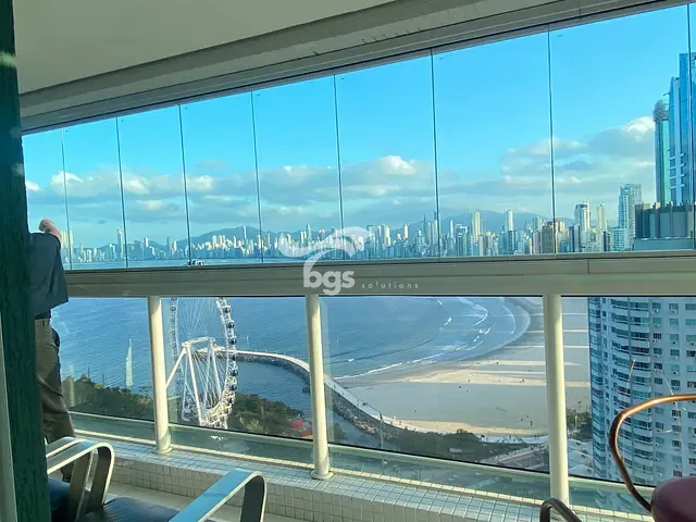 Apartamento com 92m² 2 quartos e 2 banheiros, à venda, no bairro Pioneiros em Balneário Camboriú