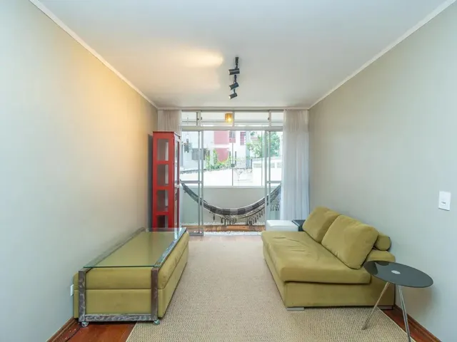Apartamento 3 quartos e 2 banheiros, para alugar, no bairro Bigorrilho em Curitiba