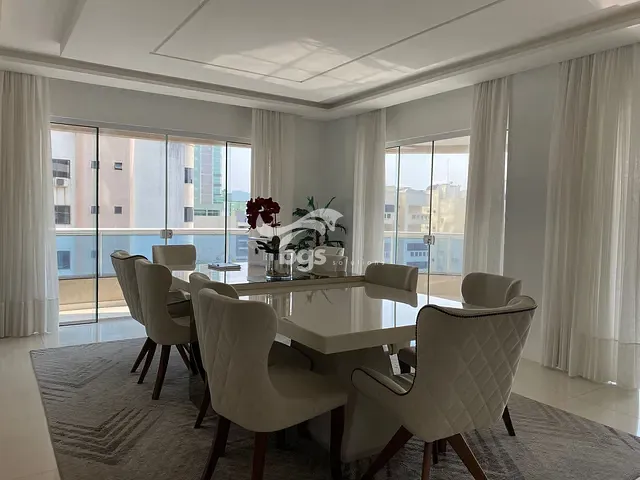 Apartamento com 365m² 4 quartos e 5 banheiros, à venda, no bairro Meia Praia em Itapema