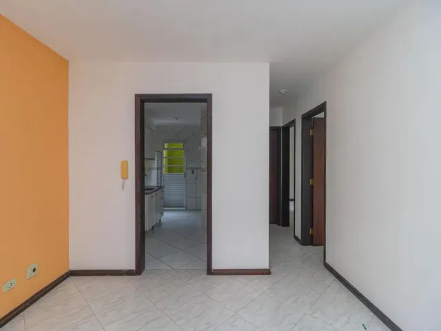 Apartamento 2 quartos e 1 banheiro, para alugar, no bairro Orleans em Curitiba