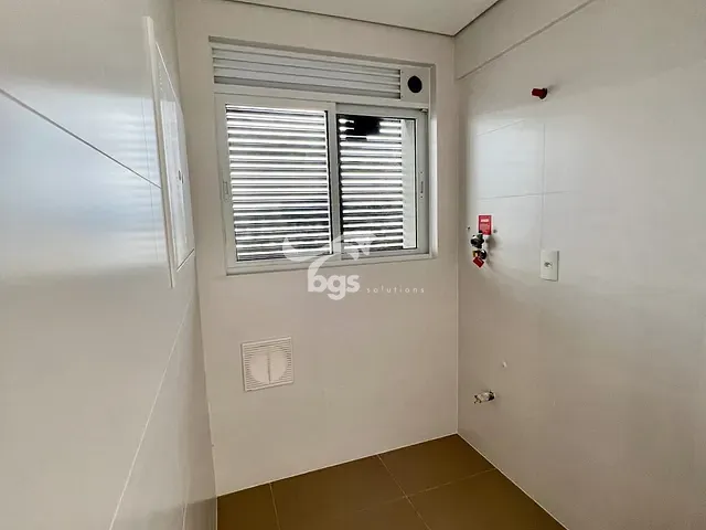 Apartamento com 122m² 3 quartos e 2 banheiros, à venda, no bairro Centro em Balneário Camboriú