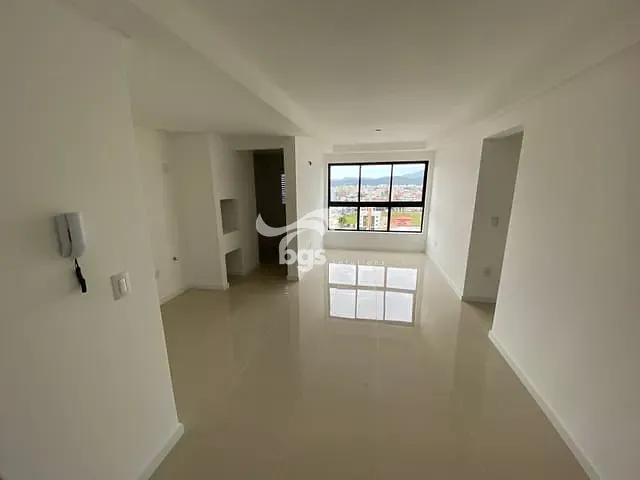 Apartamento com 122m² 3 quartos e 2 banheiros, à venda, no bairro Centro em Balneário Camboriú