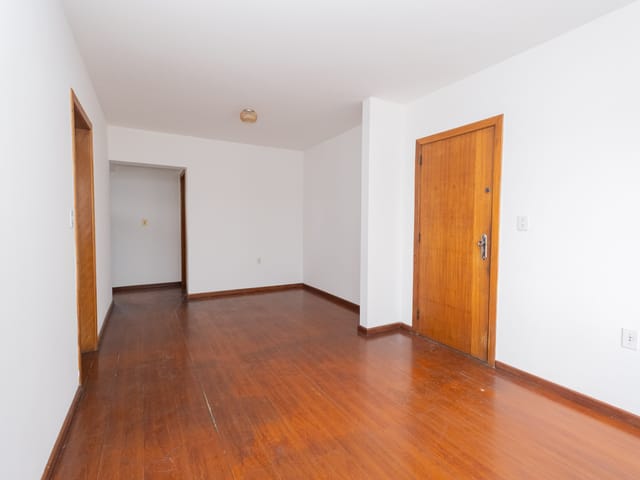 Apartamento 2 quartos e 2 banheiros, para alugar, no bairro Centro em Pelotas