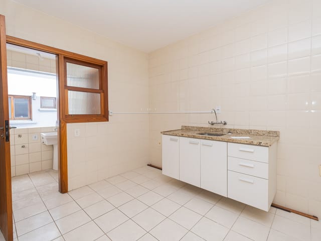 Apartamento 2 quartos e 2 banheiros, para alugar, no bairro Centro em Pelotas