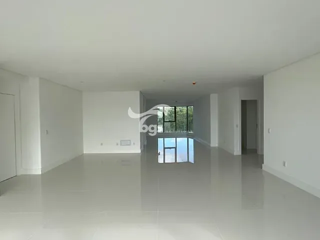 Apartamento com 370m² 4 quartos e 5 banheiros, à venda, no bairro Centro em Balneário Camboriú