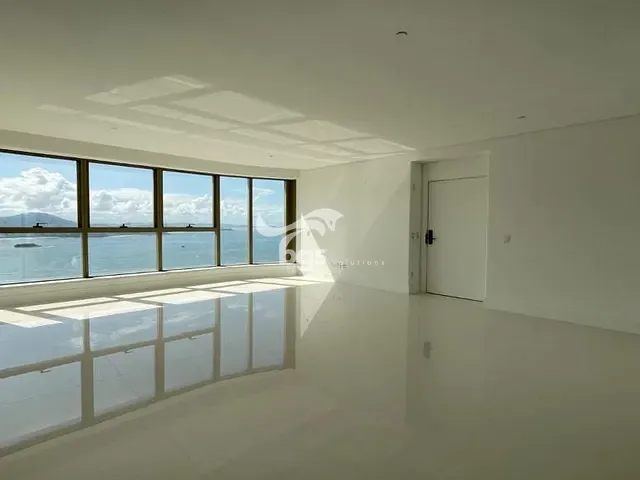 Apartamento com 370m² 4 quartos e 5 banheiros, à venda, no bairro Centro em Balneário Camboriú