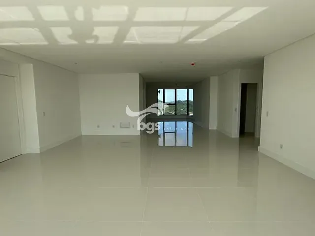 Apartamento com 370m² 4 quartos e 5 banheiros, à venda, no bairro Centro em Balneário Camboriú