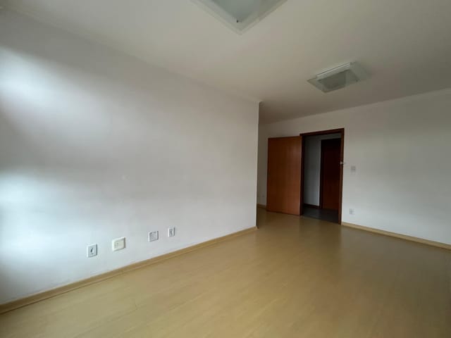 Apartamento com 72m² 2 quartos e 1 banheiro, à venda, no bairro Centro em Pelotas