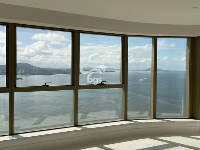 Apartamento com 370m² 4 quartos e 5 banheiros, à venda, no bairro Centro em Balneário Camboriú