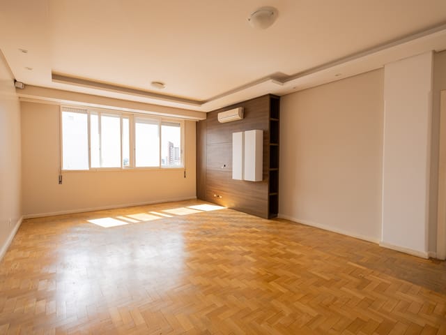 Apartamento 3 quartos e 3 banheiros, para alugar, no bairro Centro em Pelotas