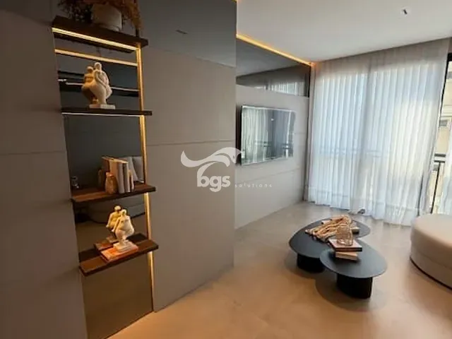 Apartamento com 234m² 4 quartos e 3 banheiros, à venda, no bairro Centro em Balneário Camboriú
