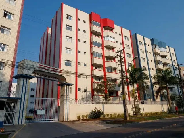 Apartamento 3 quartos e 2 banheiros, para alugar, no bairro Cabral em Curitiba