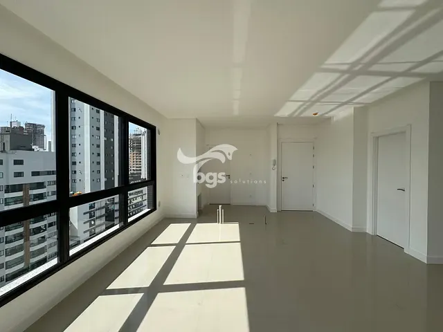 Apartamento com 243m² 3 quartos e 4 banheiros, à venda, no bairro Centro em Balneário Camboriú