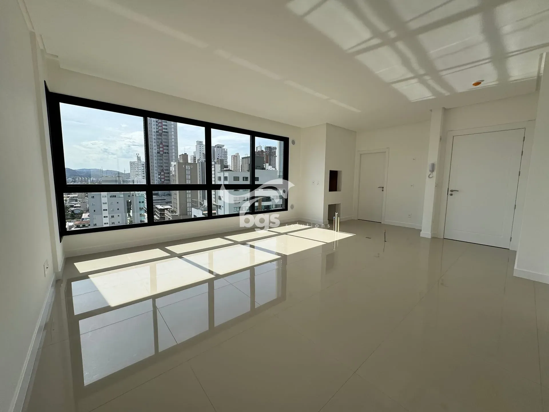 Apartamento, 3 quartos, 130 m² - Foto 1