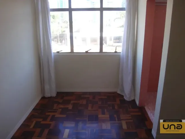 Apartamento 2 quartos e 1 banheiro, para alugar, no bairro AGUA VERDE em Curitiba