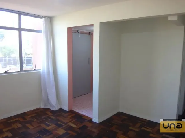 Apartamento 2 quartos e 1 banheiro, para alugar, no bairro AGUA VERDE em Curitiba