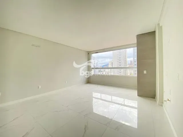Apartamento 2 quartos e 3 banheiros, à venda, no bairro Centro em Porto Belo