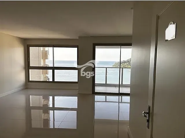 Apartamento com 223m² 4 quartos e 5 banheiros, à venda, no bairro Centro em Balneário Camboriú