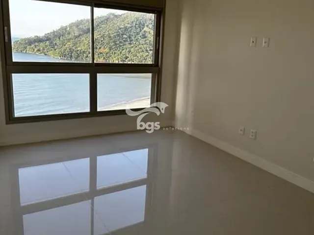 Apartamento com 223m² 4 quartos e 5 banheiros, à venda, no bairro Centro em Balneário Camboriú