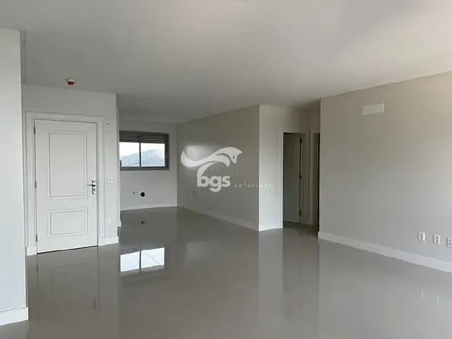 Apartamento com 223m² 4 quartos e 5 banheiros, à venda, no bairro Centro em Balneário Camboriú