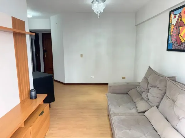 Apartamento 3 quartos e 2 banheiros, para alugar, no bairro Bigorrilho em Curitiba
