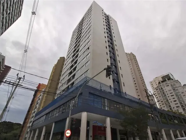 Apartamento 3 quartos e 2 banheiros, para alugar, no bairro Bigorrilho em Curitiba