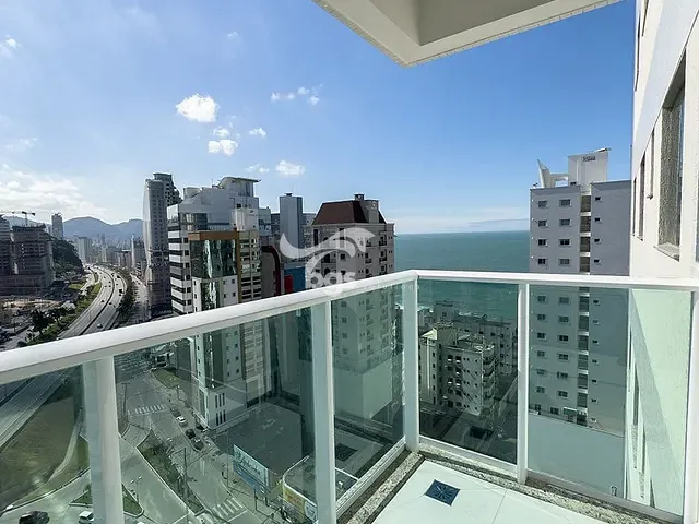 Apartamento com 312m² 4 quartos e 5 banheiros, à venda, no bairro Meia Praia em Itapema