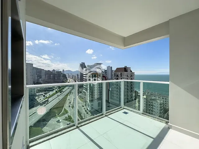 Apartamento com 312m² 4 quartos e 5 banheiros, à venda, no bairro Meia Praia em Itapema