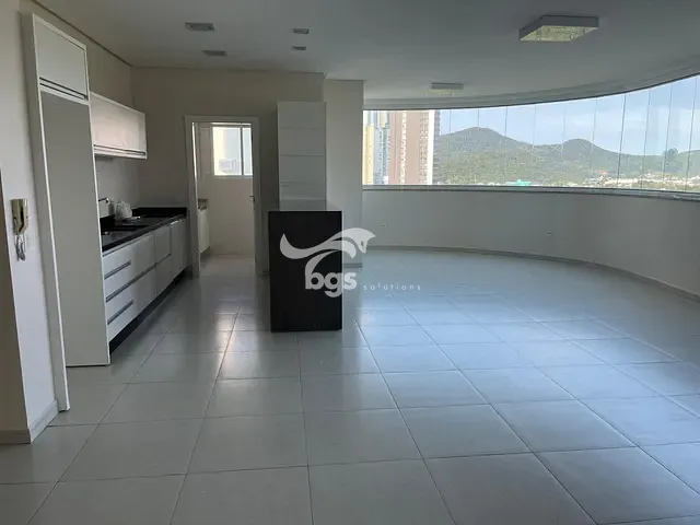 Apartamento 3 quartos e 4 banheiros, à venda, no bairro Centro em Balneário Camboriú