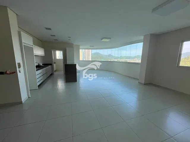 Apartamento 3 quartos e 4 banheiros, à venda, no bairro Centro em Balneário Camboriú