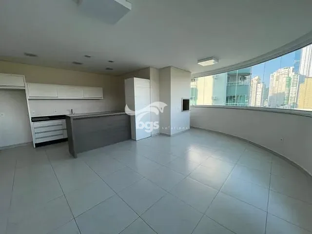 Apartamento 3 quartos e 4 banheiros, à venda, no bairro Centro em Balneário Camboriú