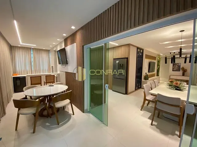 Apartamento com 175m² 3 quartos e 4 banheiros, à venda, no bairro Meia Praia em Itapema