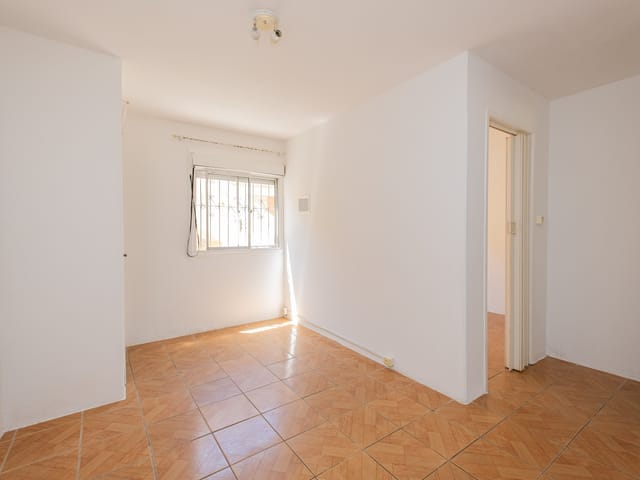 Apartamento com 36m² 2 quartos e 1 banheiro, para alugar, no bairro Areal em Pelotas