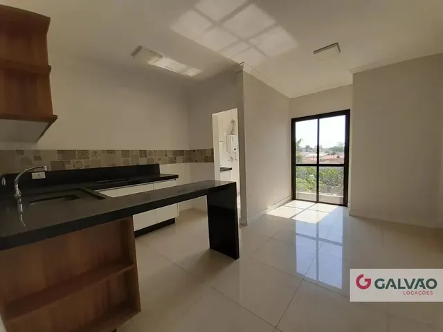 Apartamento 2 quartos e 1 banheiro, para alugar, no bairro Guaíra em Curitiba