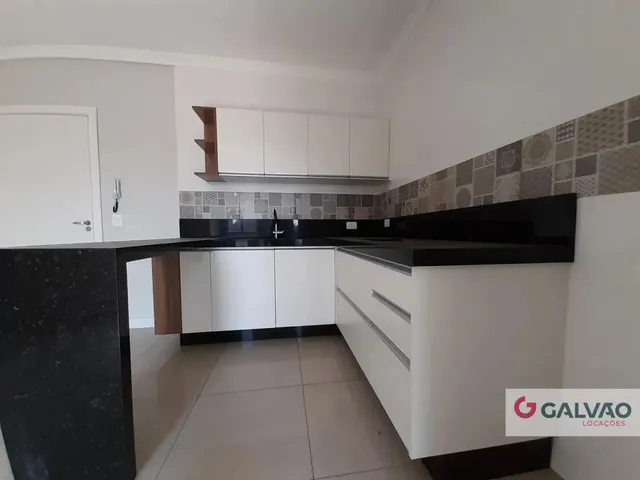Apartamento 2 quartos e 1 banheiro, para alugar, no bairro Guaíra em Curitiba