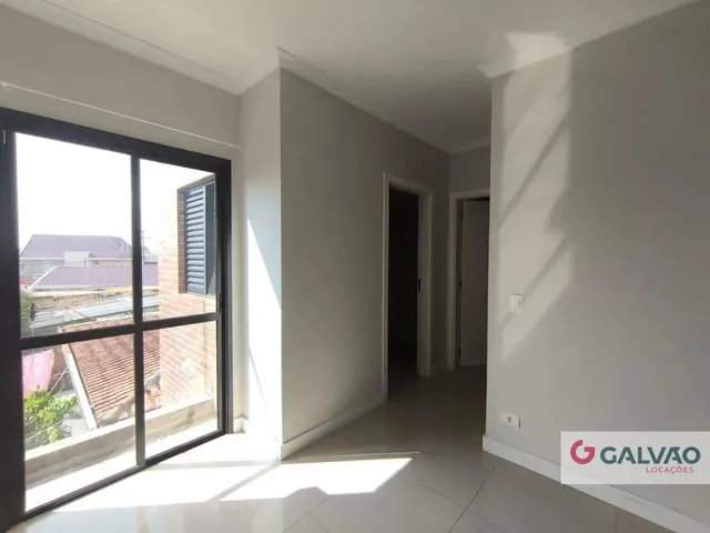 Apartamento 2 quartos e 1 banheiro, para alugar, no bairro Guaíra em Curitiba