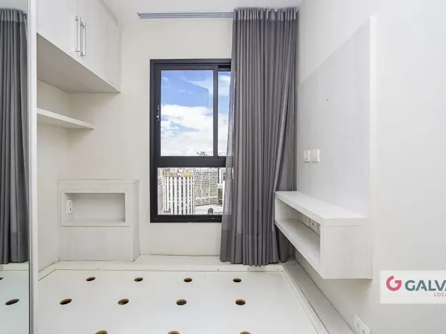 Apartamento 2 quartos e 1 banheiro, para alugar, no bairro Centro em Curitiba