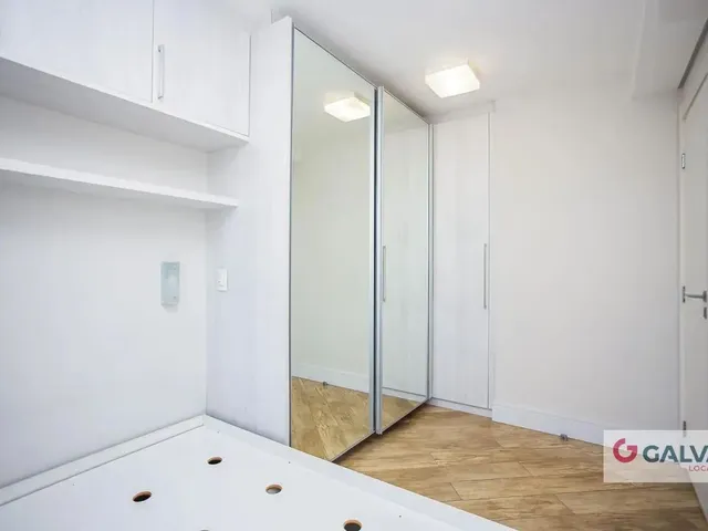 Apartamento 2 quartos e 1 banheiro, para alugar, no bairro Centro em Curitiba