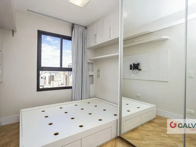 Apartamento 2 quartos e 1 banheiro, para alugar, no bairro Centro em Curitiba