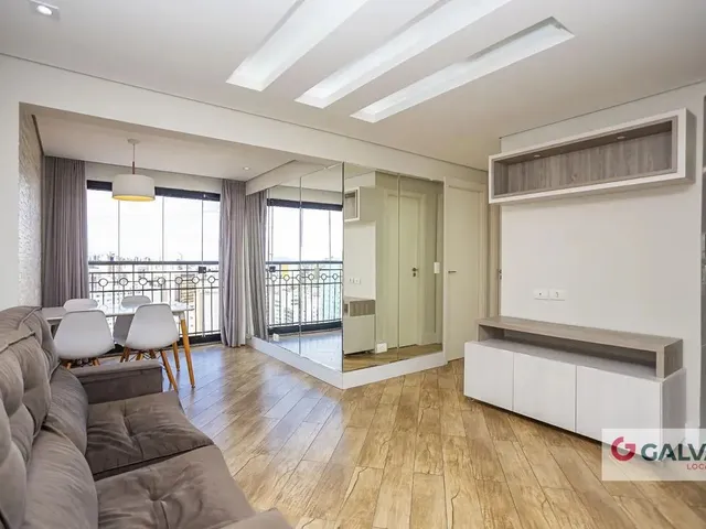 Apartamento 2 quartos e 1 banheiro, para alugar, no bairro Centro em Curitiba