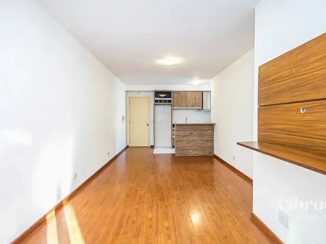 Apartamento 3 quartos e 2 banheiros, para alugar, no bairro Santa Cândida em Curitiba